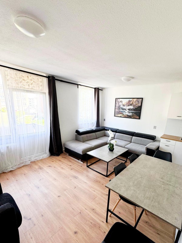 House Image 5