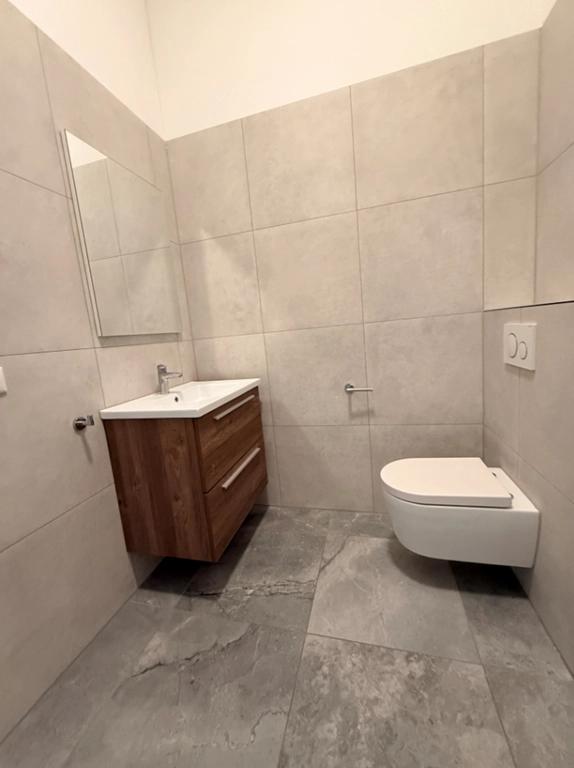 House Image 5