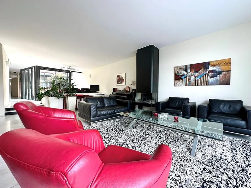 House Image 2