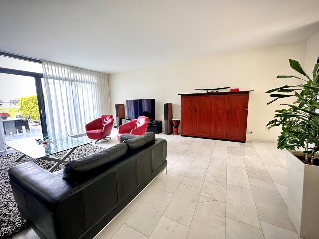 House Image 4