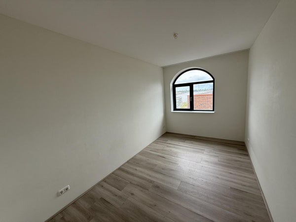 House Image 5