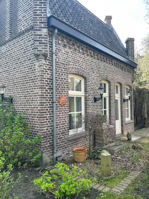 House Image 2