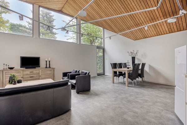 House Image 3