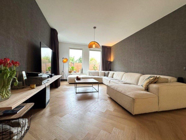 House Image 2
