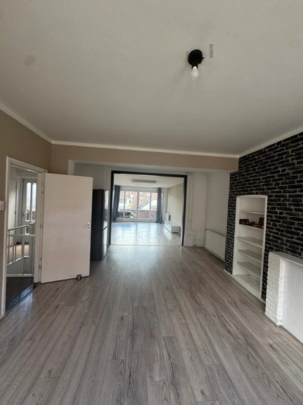 House Image 5