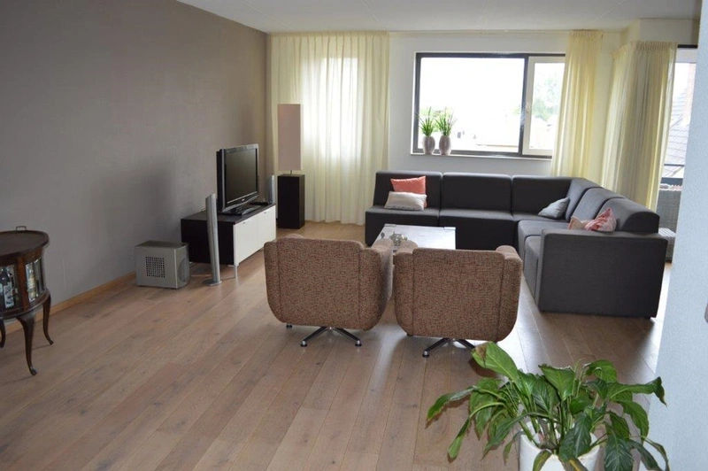 House Image 5