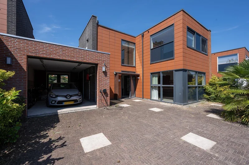 House Image 2