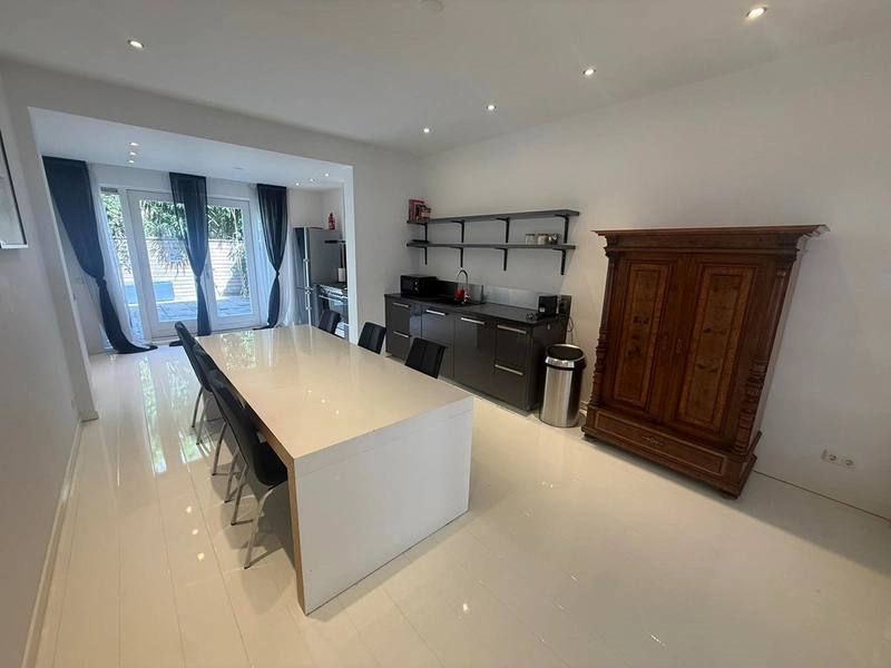 House Image 4
