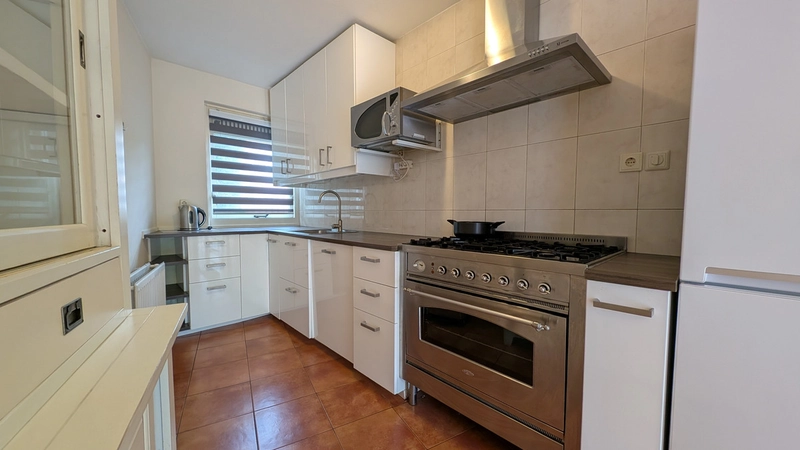 House Image 5