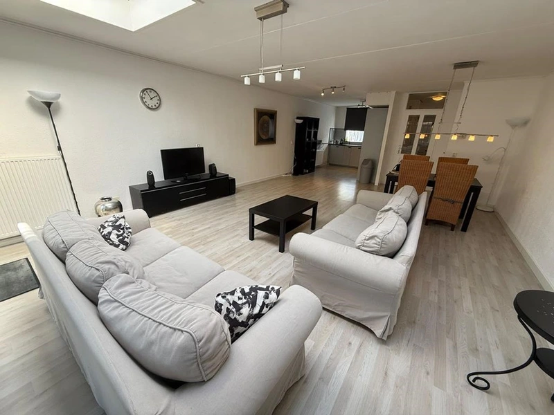 House Image 2