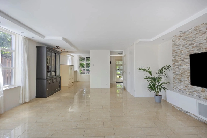 House Image 3